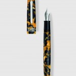 TIBALDI. Penna stilografica N60 in resina giallo ambra